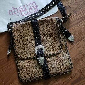 𝅺charm and luck bag